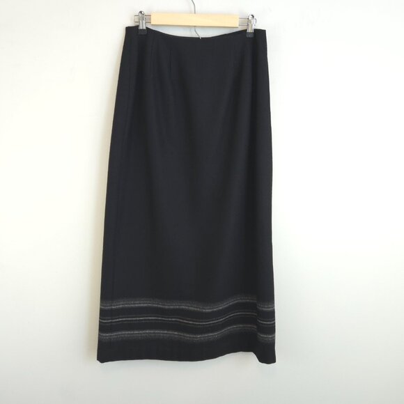 Eddie Bauer Black Skirt with Gray Accents - Picture 5 of 13